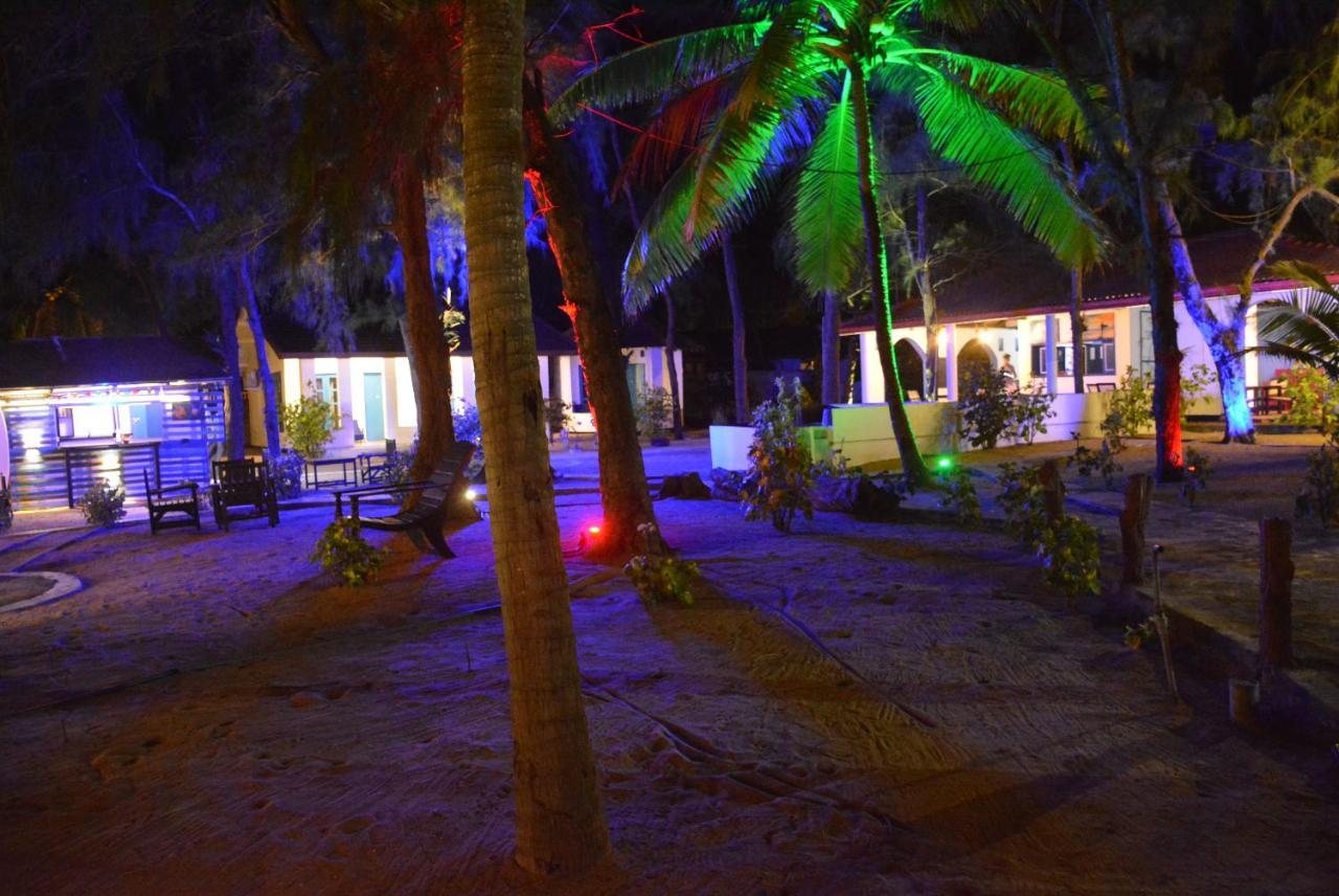 ארוגם Tsunami Beach Hotel מראה חיצוני תמונה