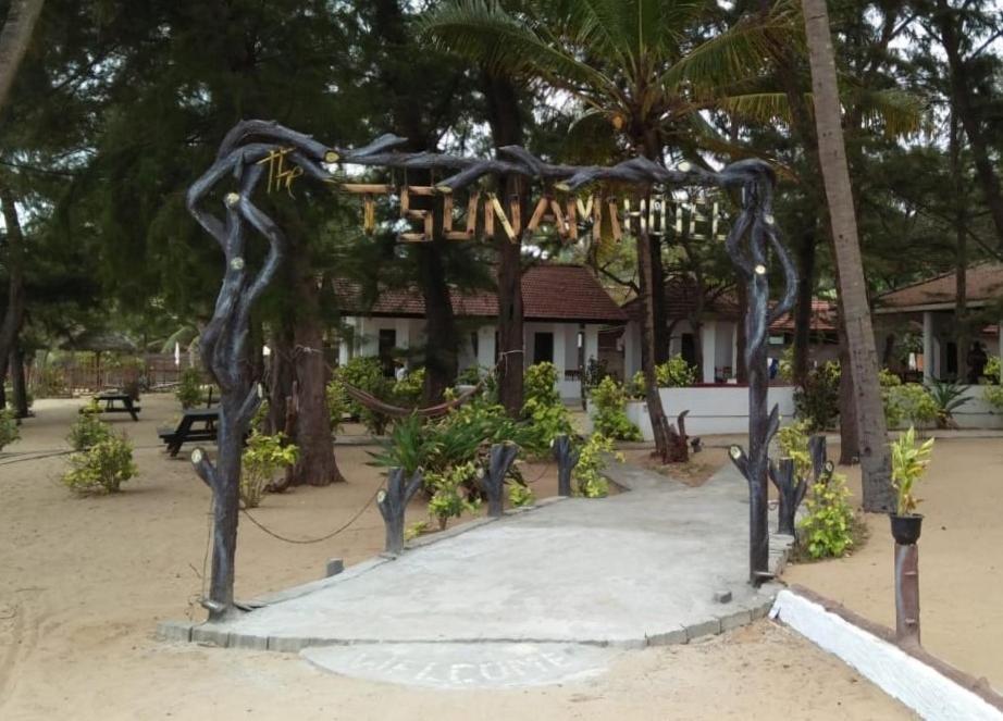 ארוגם Tsunami Beach Hotel מראה חיצוני תמונה